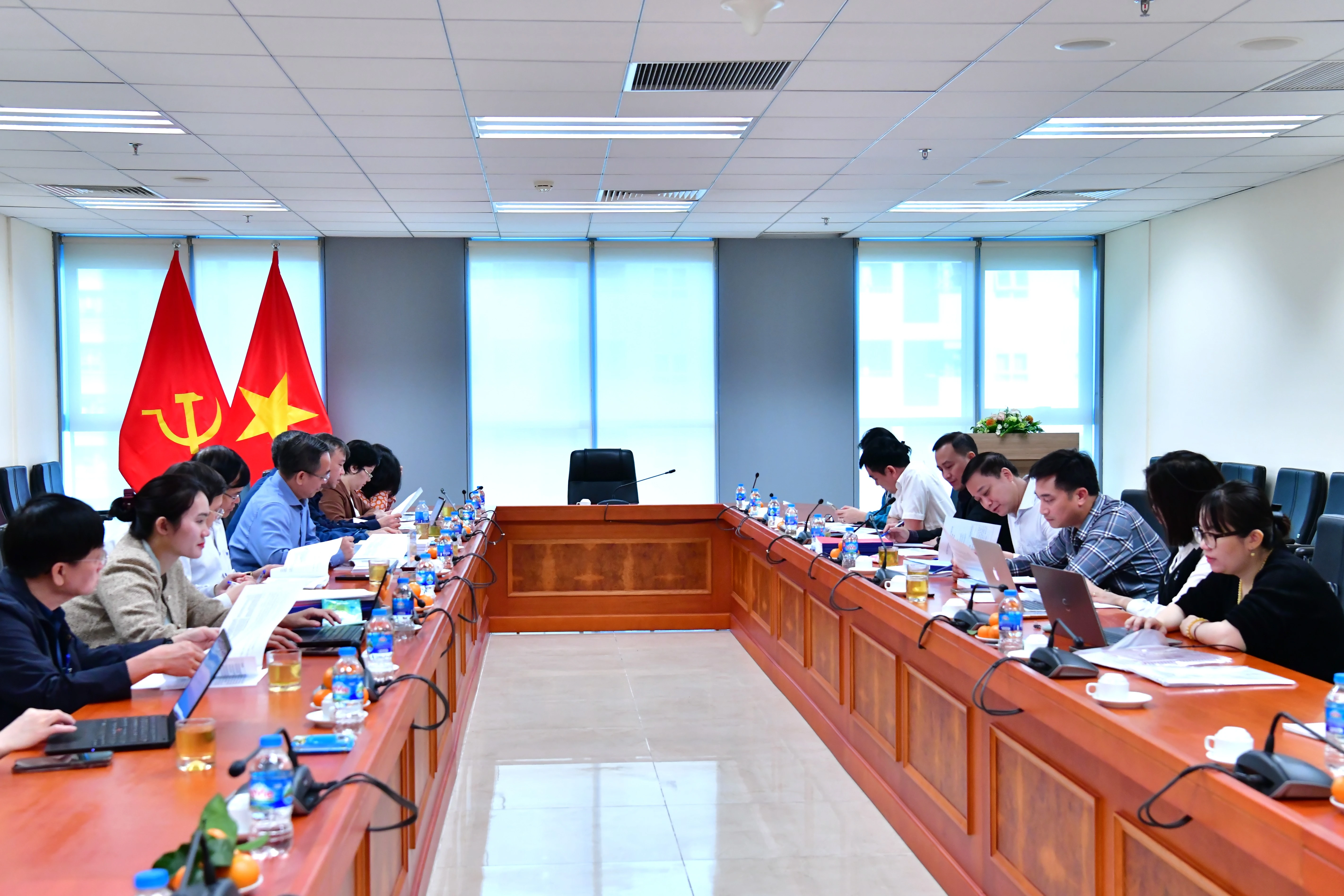 Thẩm định danh mục tài liệu và ngân hàng câu hỏi phục vụ công tác đánh giá việc cập nhật kiến thức chuyên môn, nghiệp vụ trong hoạt động kiểm toán